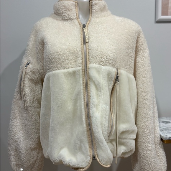 UGG sherpa + faux-shearling zip-up sweater/jacket in a cream/ivory colo - Picture 2 of 16